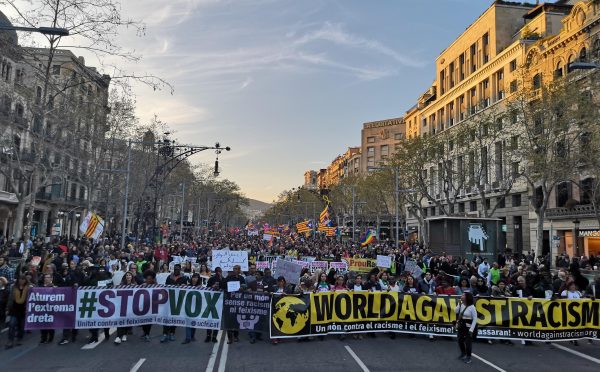 Ampla manifestação em Barcelona contra VOX, o fascismo e o racismo