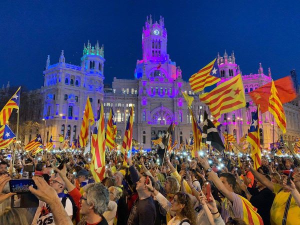 Madrid, tomada por 120 mil vozes a favor da autodeterminação catalã