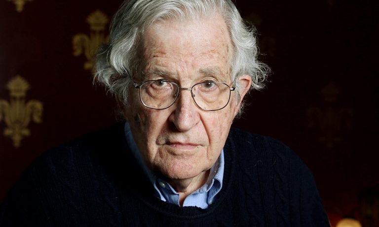 O acadêmico Noam Chomsky se manifesta sobre a situação política na Catalunha