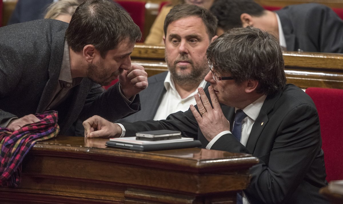 Deputados europeus criticam bloqueio espanhol a líderes catalães