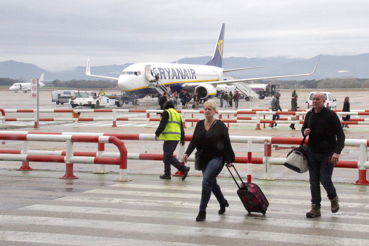 Companhia aérea Ryanair confirma plano de fechar base de Girona