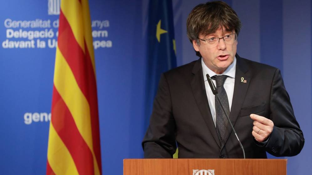 Carles Puigdemont faz chamado à mobilização sem medo na Catalunha