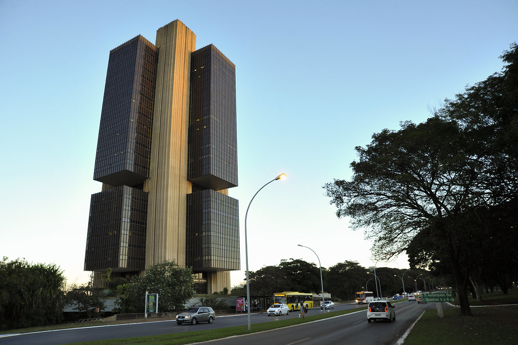 Banco Central brasileiro estuda emissão de moeda digital