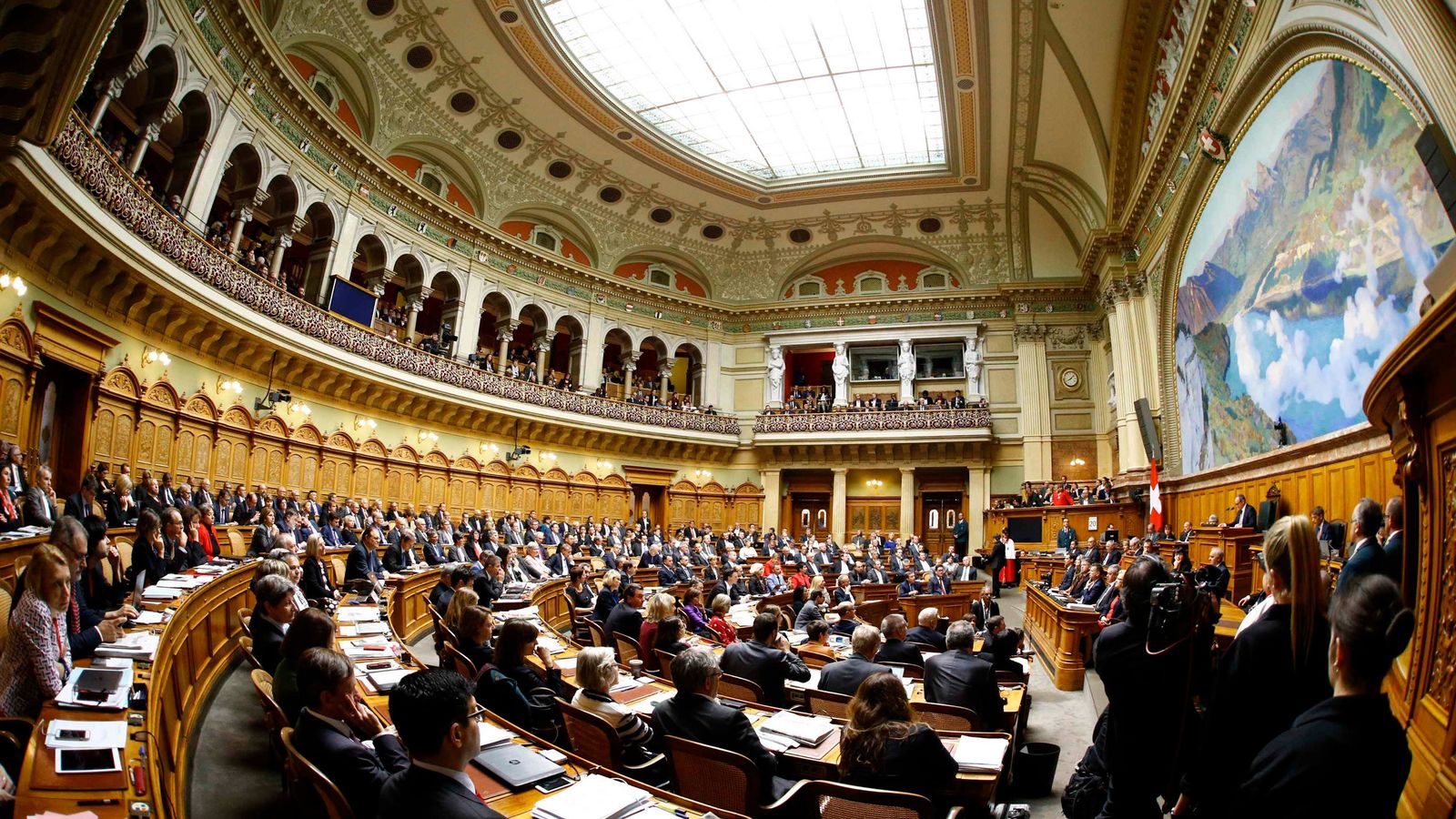 Deputados suíços obrigam o governo a se pronunciar sobre repressão espanhola contra a Catalunha