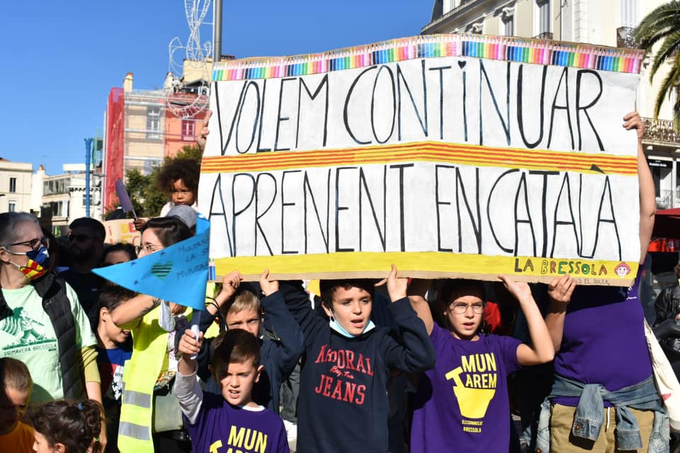 Manifestação em Perpinyà a favor de abertura de centro de ensino em catalão