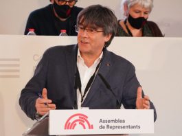 Carles Puigdemont é eleito presidente do Conselho pela República