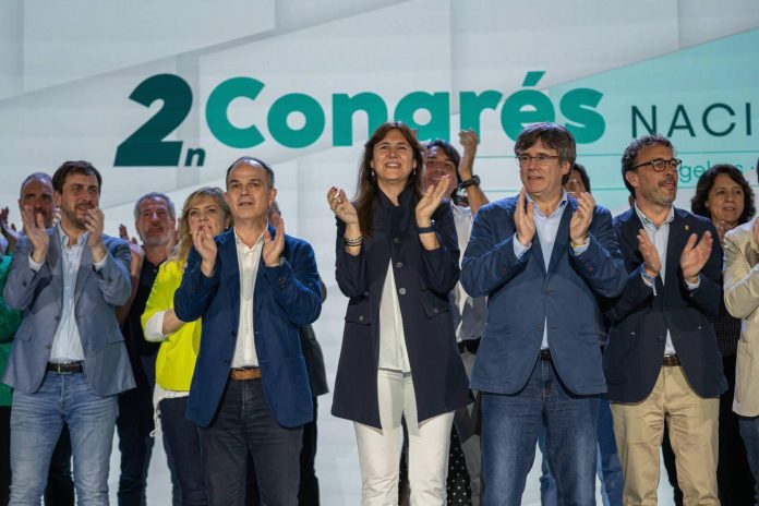 Laura Borràs substitui Carles Puigdemont na presidência do partido Junts per Catalunya Laura Borràs substitui Carles Puigdemont na presidência do partido Junts per Catalunya