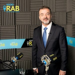 Alfred Bosch, primer entrevistat a Ràdio Amèrica Barcelona