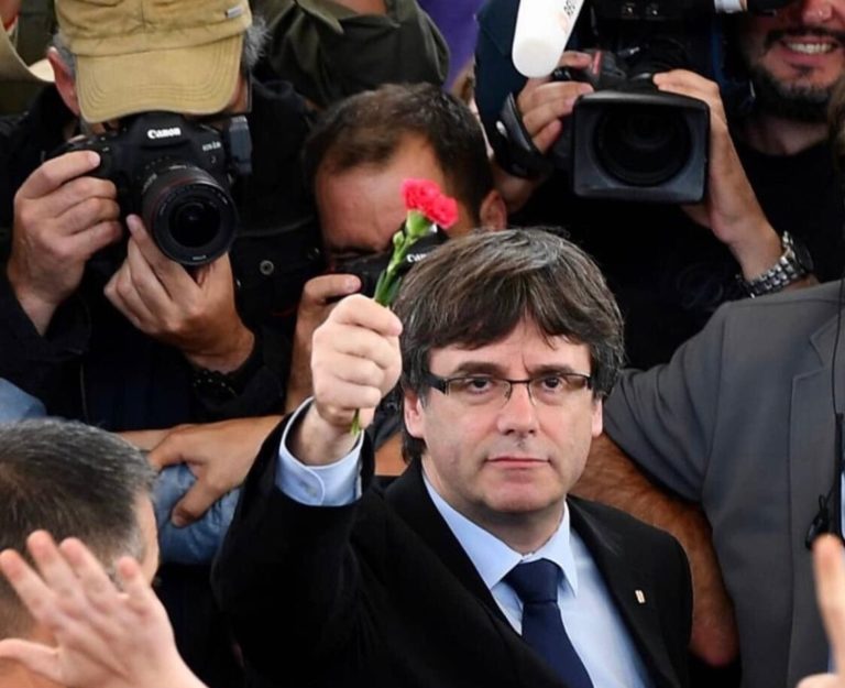 "A independência é o único meio de proteção da minoria nacional catalã"