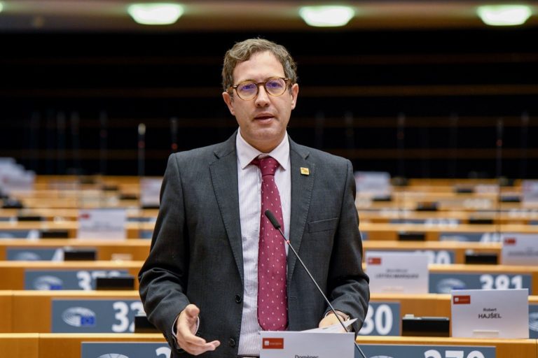 L’eurodiputat espanyol compara la declaració d’independència catalana amb la invasió nazi