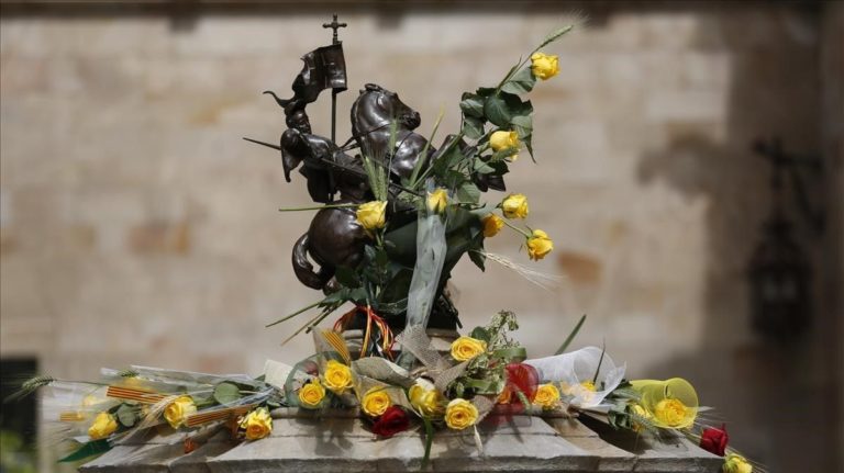 Llegenda i tradicions de Sant Jordi a Catalunya