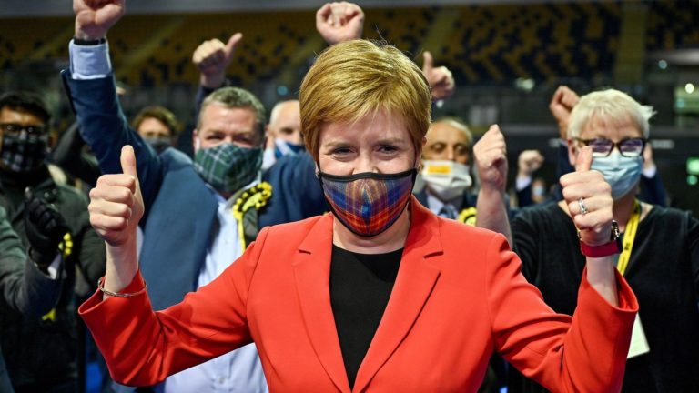 L’independentisme escocès guanya la majoria absoluta, desafia Londres