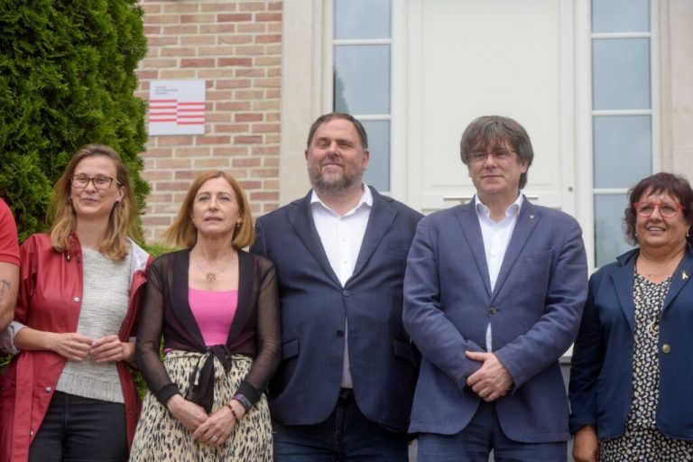 Carles Puigdemont e Oriol Junqueras se reencontram em Waterloo